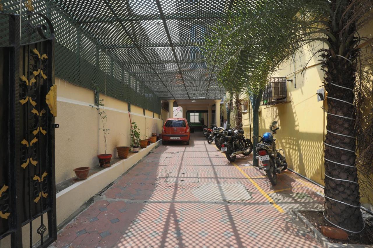 Green Tree Hotel-Near Vfs Global And Ramee Mall Chennai Exterior photo