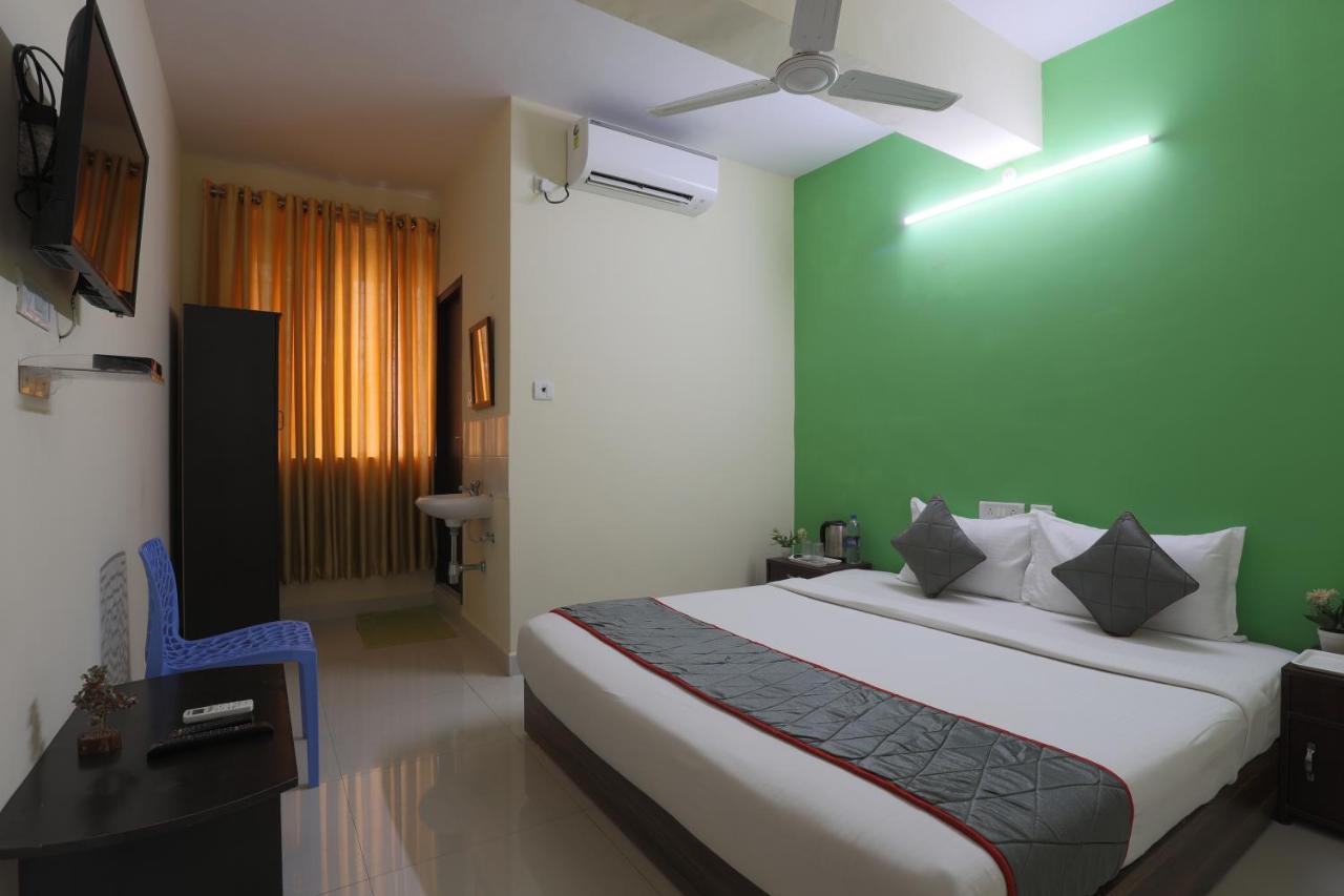 Green Tree Hotel-Near Vfs Global And Ramee Mall Chennai Exterior photo
