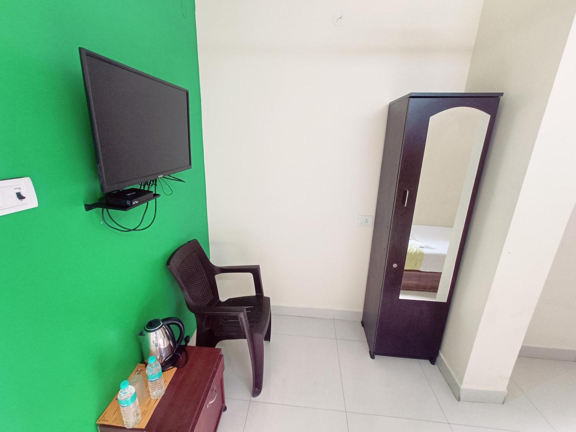 Green Tree Hotel-Near Vfs Global And Ramee Mall Chennai Exterior photo