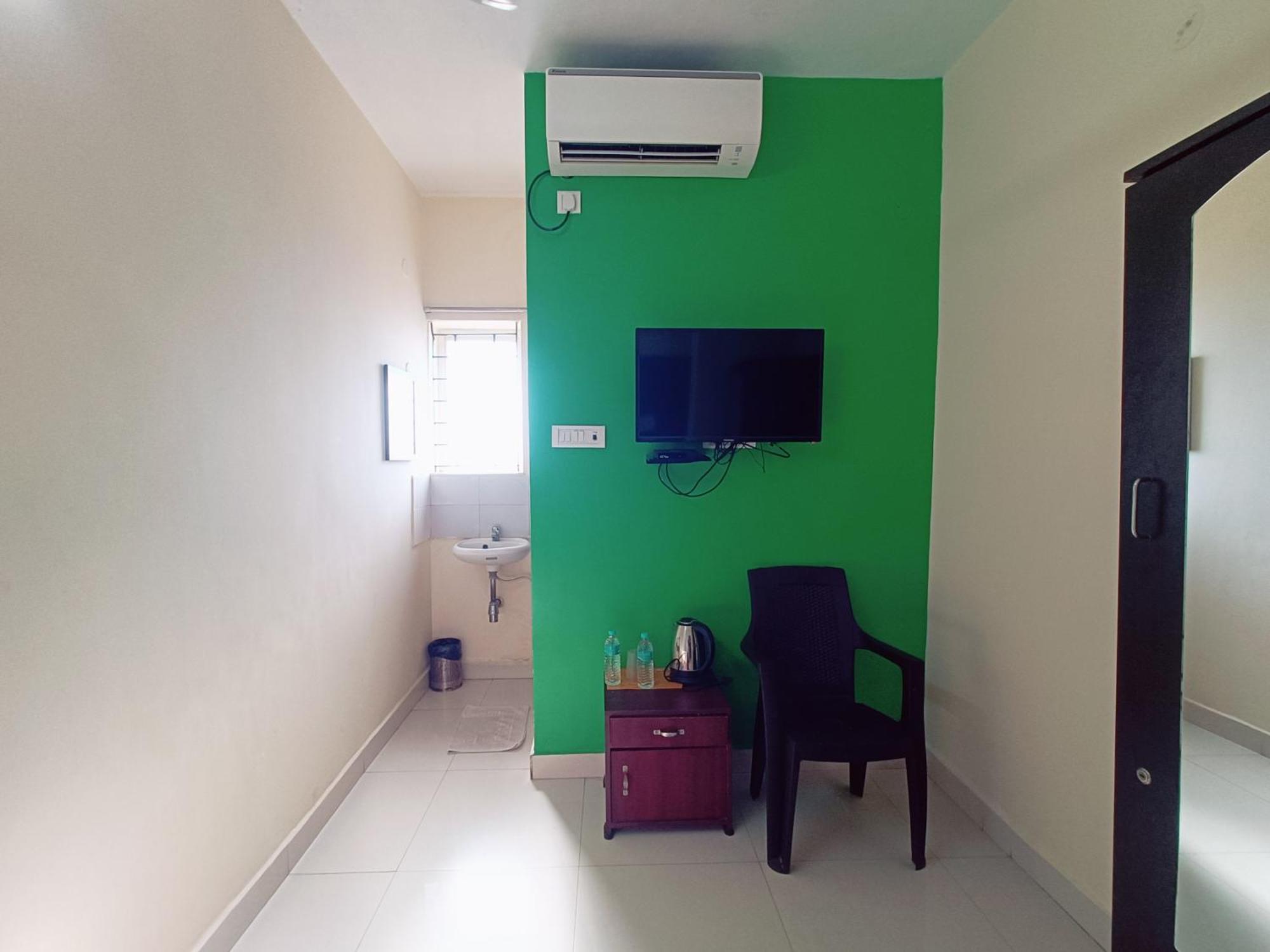 Green Tree Hotel-Near Vfs Global And Ramee Mall Chennai Exterior photo