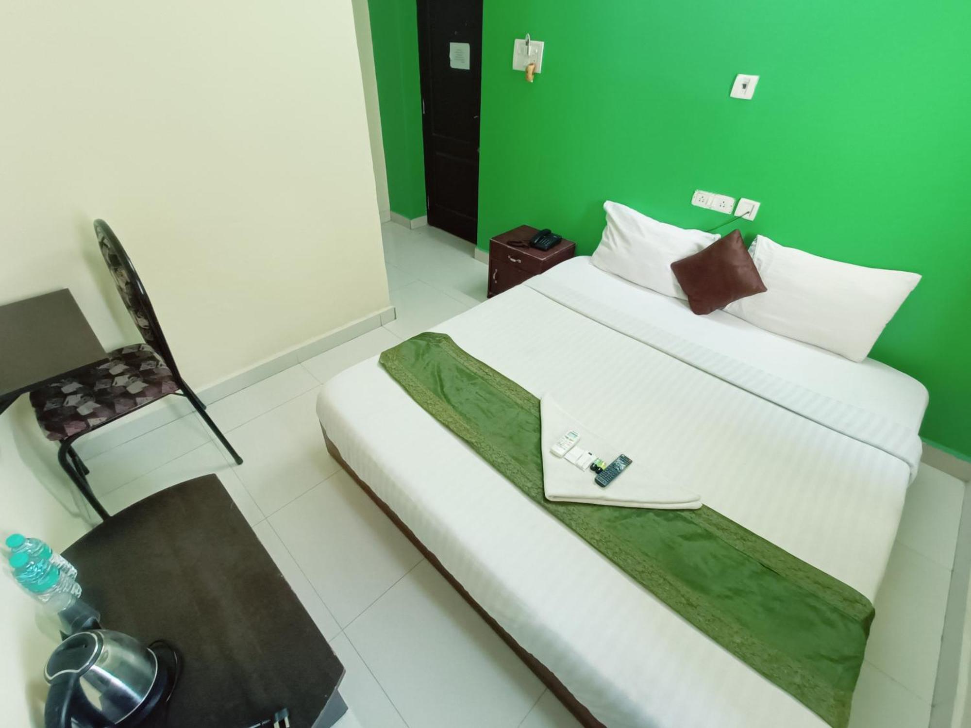 Green Tree Hotel-Near Vfs Global And Ramee Mall Chennai Exterior photo